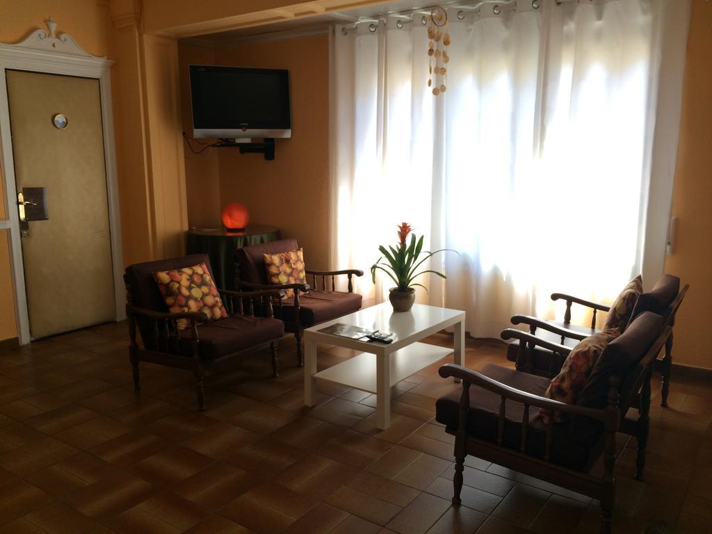 Hostal Valls Barcellona Esterno foto