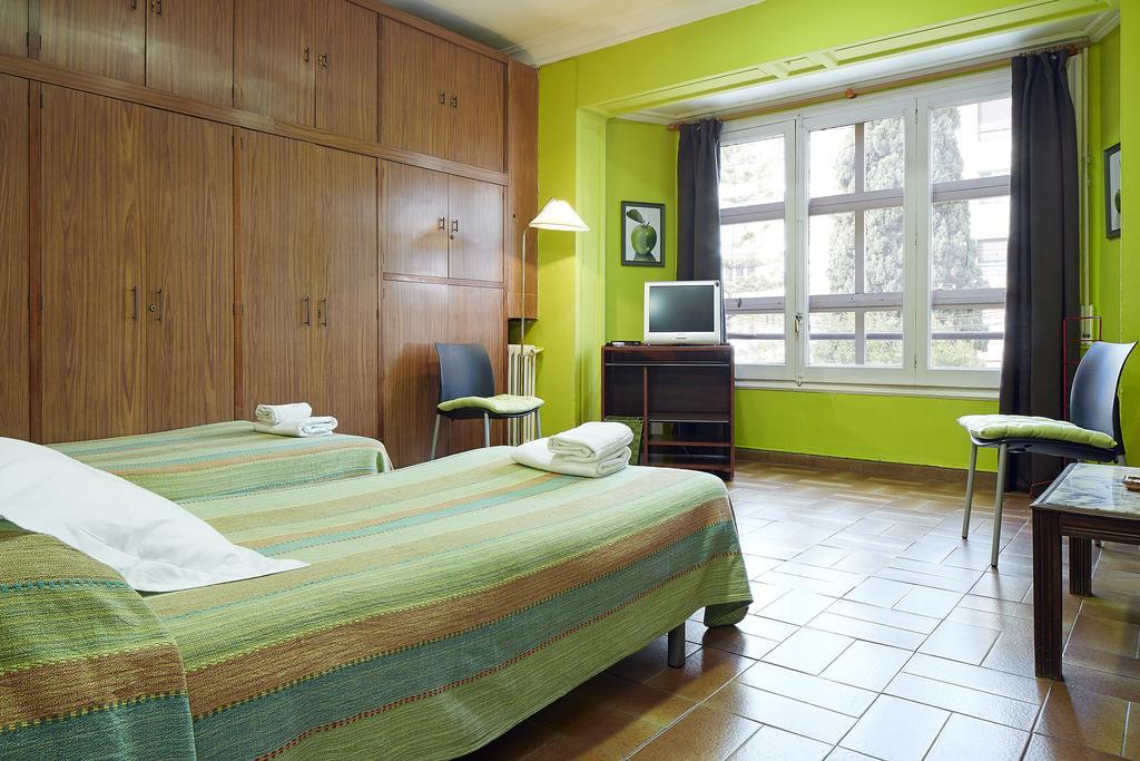 Hostal Valls Barcellona Esterno foto