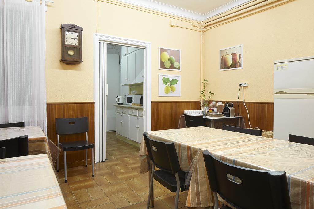 Hostal Valls Barcellona Esterno foto