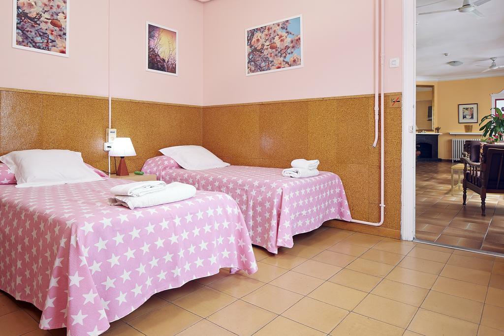 Hostal Valls Barcellona Esterno foto