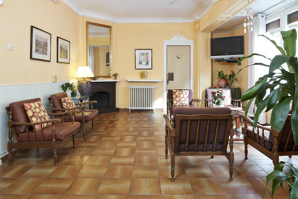 Hostal Valls Barcellona Esterno foto