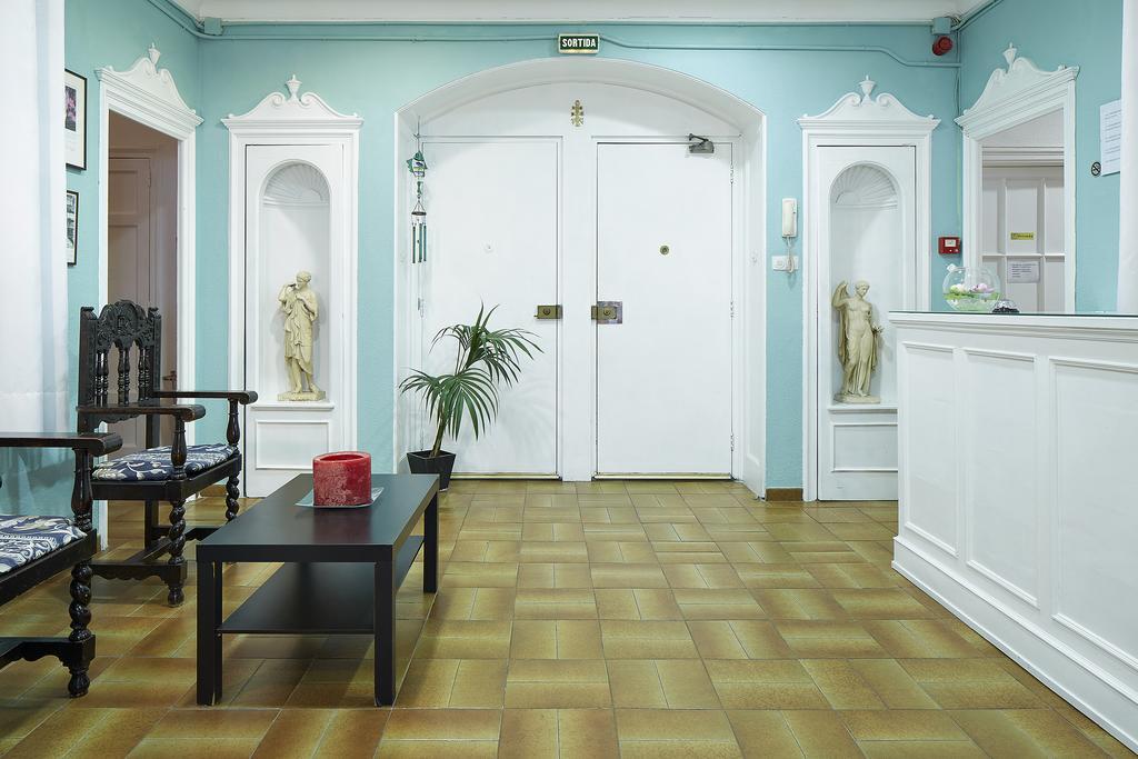Hostal Valls Barcellona Esterno foto