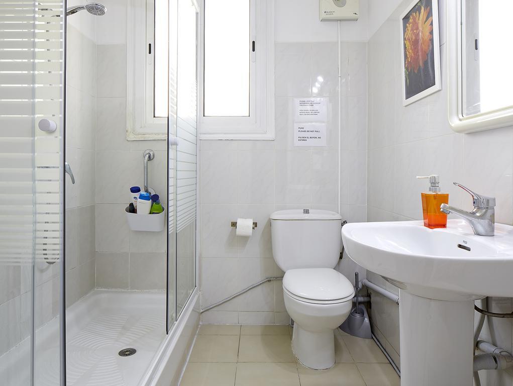 Hostal Valls Barcellona Esterno foto