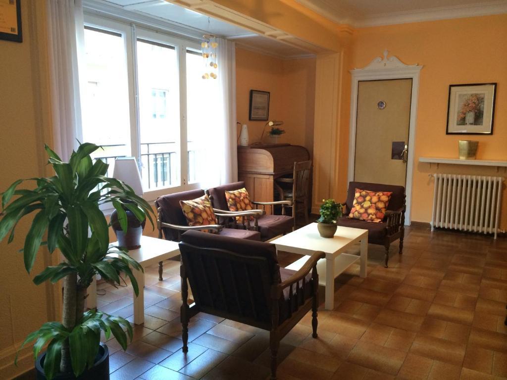 Hostal Valls Barcellona Esterno foto