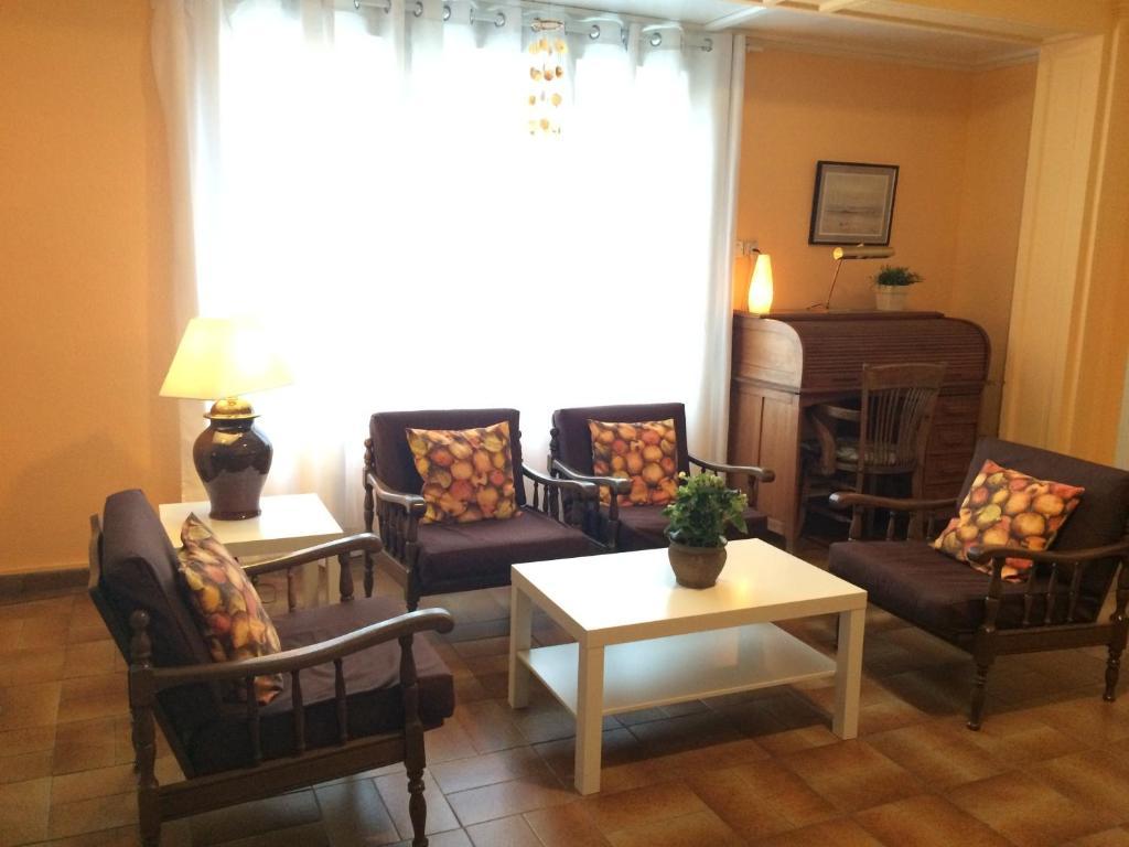 Hostal Valls Barcellona Esterno foto
