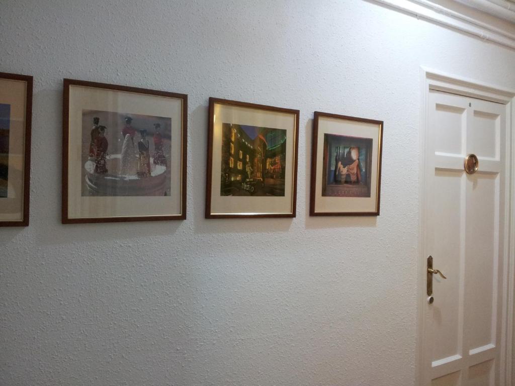 Hostal Valls Barcellona Esterno foto